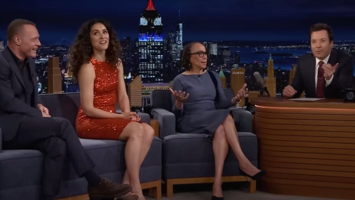 'One Chicago' Stars Betray Their City, Say New York Pizza Is Best - Vimarsana News
