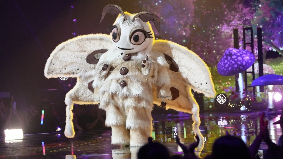 masked-singer-poodle-moth