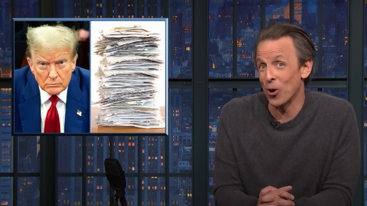 Seth Meyers Mocks Lawyers for Trying to Keep Trump Awake With Stack of Papers: ‘Also Tried Dramamine Soaked in…