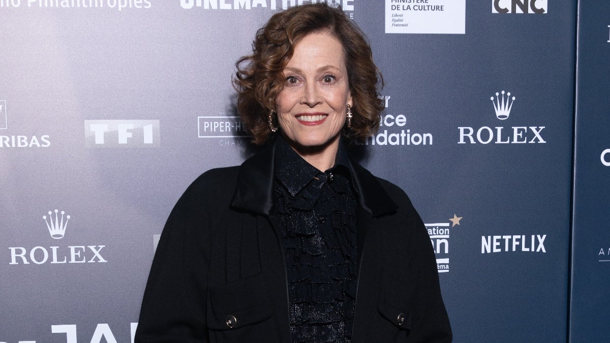 Sigourney Weaver in Talks to Join Cast of ‘The Mandalorian & Grogu’