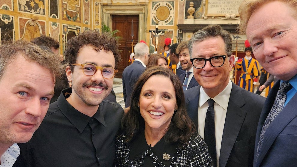 Mike Birbiglia, Ramy Youssef, Julia Louis-Dreyfus, Stephen Colber, and Conan O'Brien at the Vatican (Credit: X/@JamesMartinSJ/)