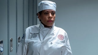 ‘The Bear’ Star Liza Colón-Zayas Says Series Shines a Light on People Who ‘Are the Backbone of This Country’