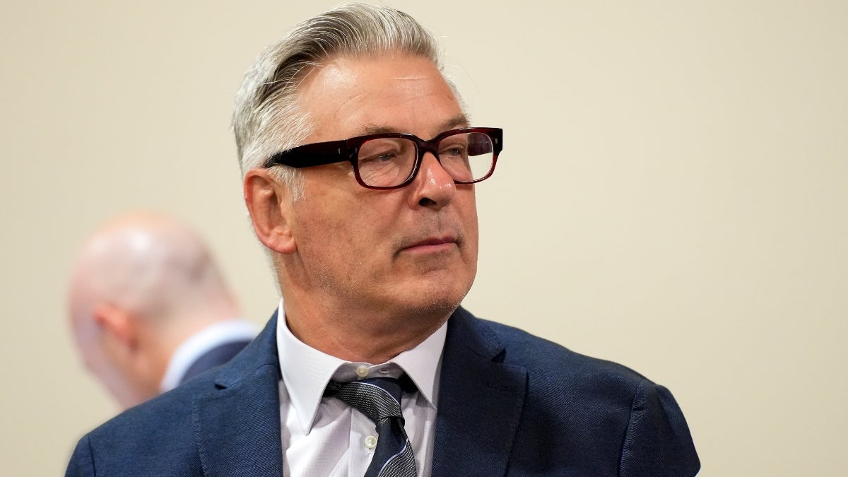 Alec Baldwin Prosecutor Asks 'Rust' Trial Judge to Reconsider Dismissal