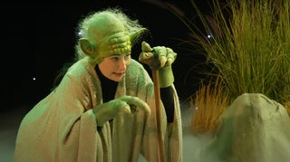 Kathryn Hahn Previews Hilariously Awful One-Woman ‘Star Wars’ Show | Video