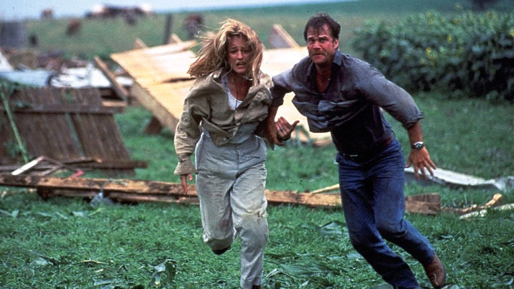 Helen Hunt and Bill Paxton in "Twister"