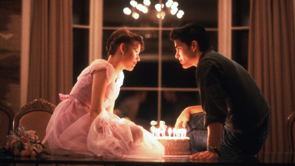 Molly Ringwald and Michael Schoeffling in "Sixteen Candles" (Credit: Universal Pictures)