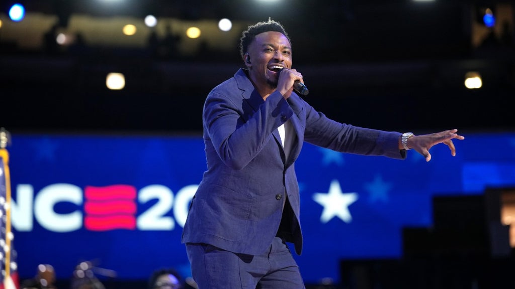 Gospel Singer Jonathan McReynolds performing with Common at the 2024 DNC