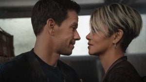 Mark Wahlberg and Halle Berry in The Union Netflix