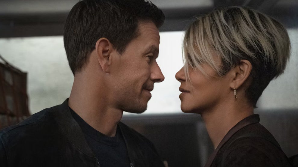 Mark Wahlberg and Halle Berry in The Union Netflix