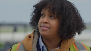 Natasha Rothwell Sad Twerks Her Way to Self-Love in Hulu’s First ‘How to Die Alone’ Trailer | Video