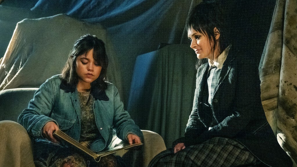 beetlejuice-beetlejuice-jenna-ortega-winona-ryder