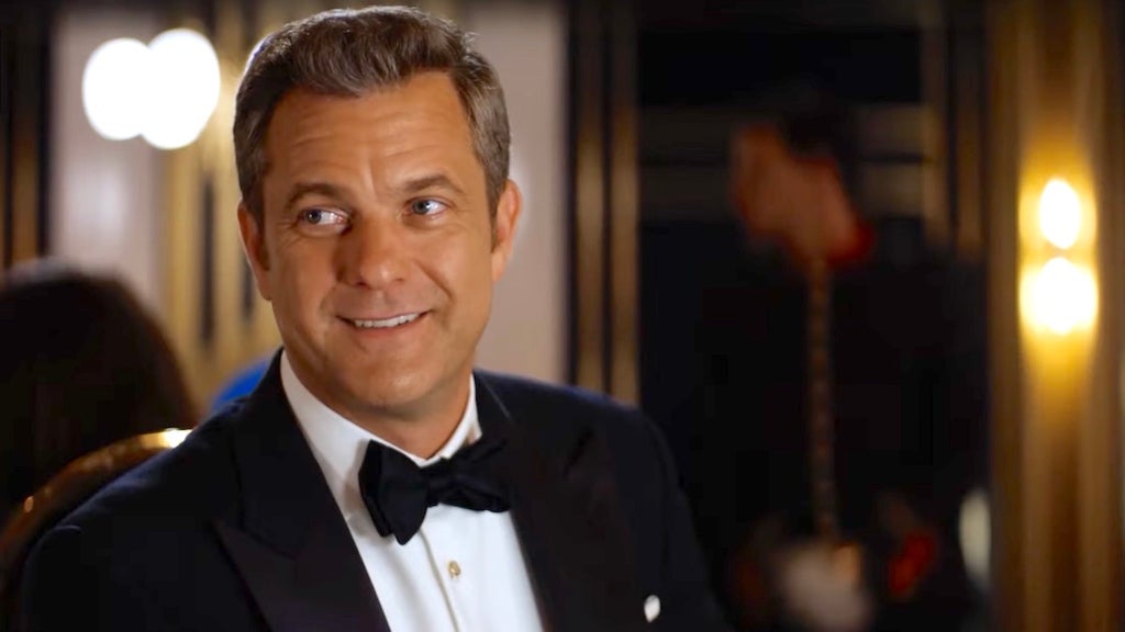 Joshua Jackson in "Doctor Odyssey"