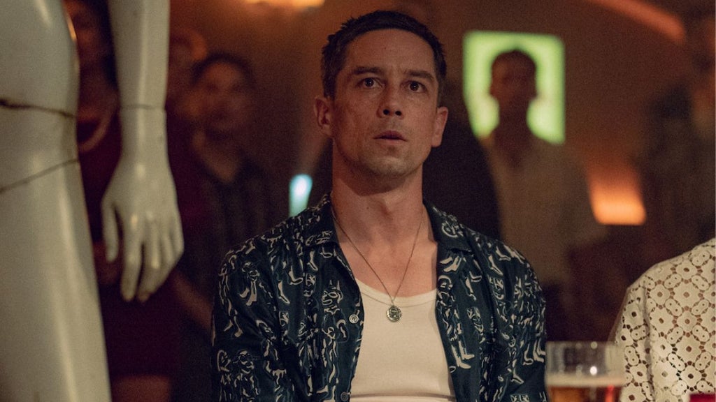 Killian Scott as Orpheus  in "Kaos" (Netflix)
