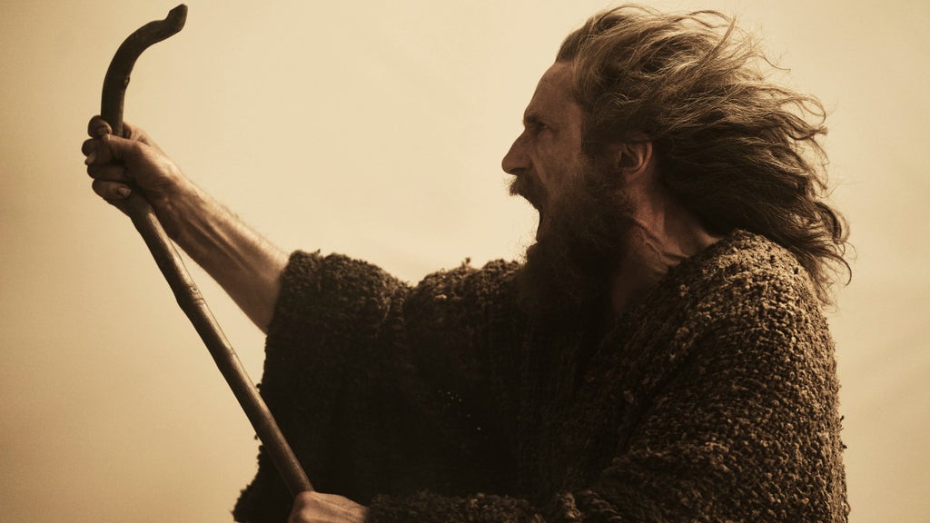 the-lord-of-the-rings-rings-of-power-the-stranger