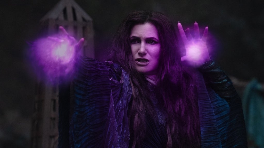 agatha-all-along-kathryn-hahn-marvel