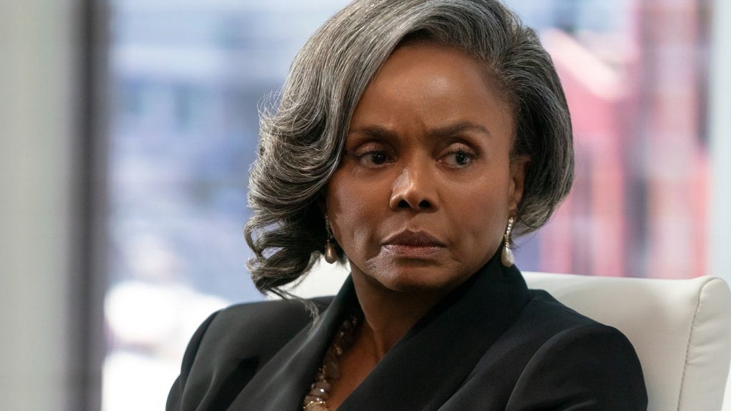 Debbie Morgan as Olivia in "Beauty in Black" (Netflix)