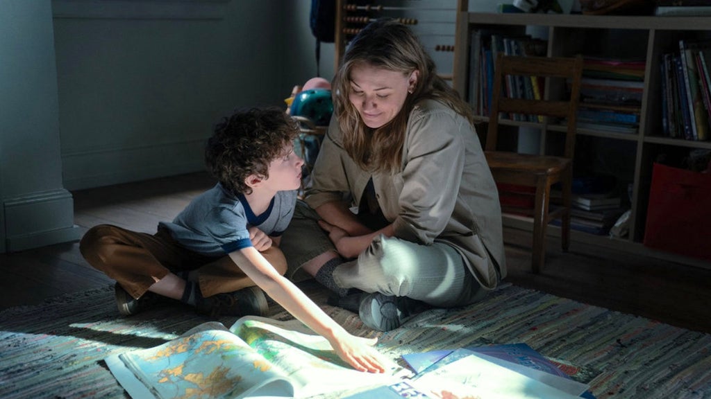 Caleb Dolden and Yvonne Strahovski in "Teacup"