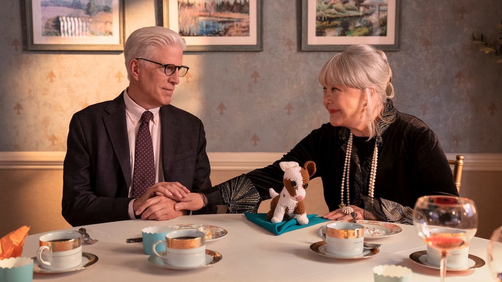 a-man-on-the-inside-ted-danson-susan-ruttan-netflix