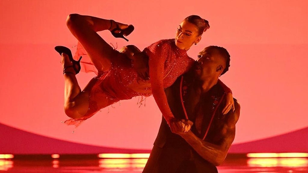 Daniella Karaguch and Dwight Howard perform an Argentine Tango on "Dancing With the Stars"