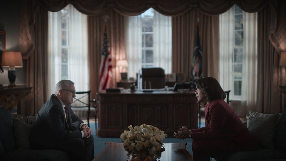 Robert De Niro as George Mullen and Angela Bassett as President Mitchell in "Zero Day." (Credit: Netflix)