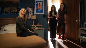 no-good-deed-lisa-kudrow-abby-jacobson-poppy-liu-netflix