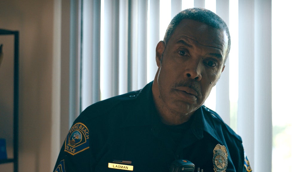 Eriq La Salle as Sergeant Lasma) in On Call. 