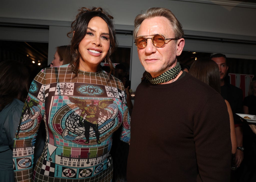 Karla Sofía Gascón and Daniel Craig 