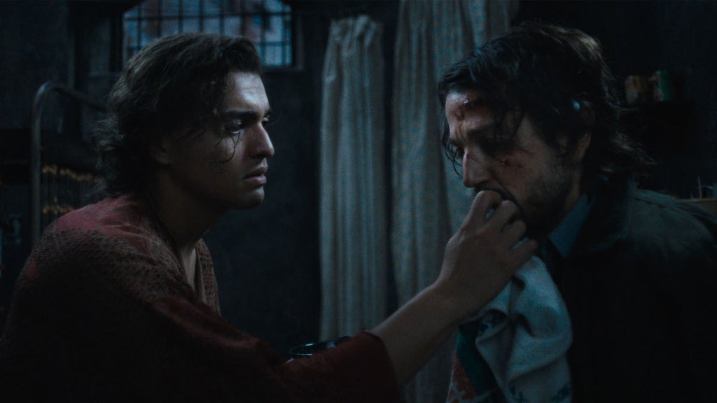 kiss-of-the-spider-woman-diego-luna