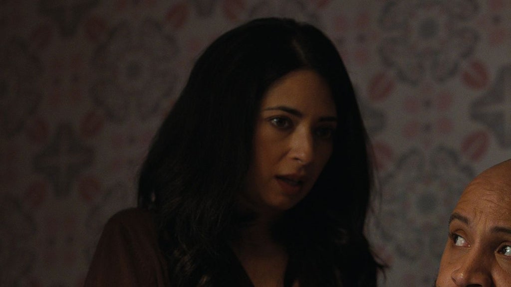 Aarti Mann in season 2 of "The Recruit" (Netflix)