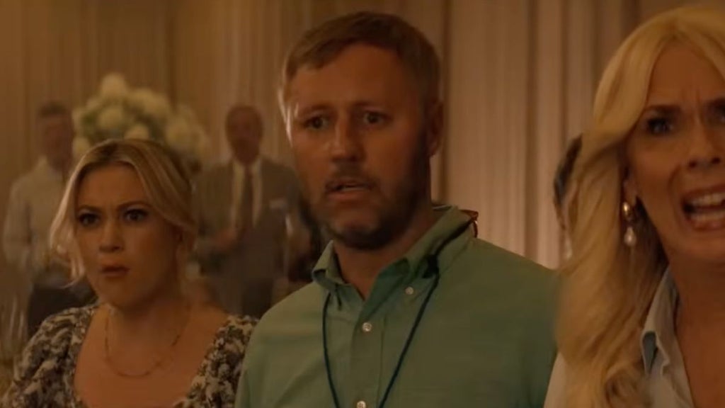 Rory Scovel in "You're Cordially Invited" (Prime Video)