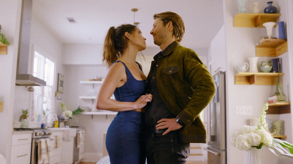 Adria Arjona and Glen Powell in "Hit Man."