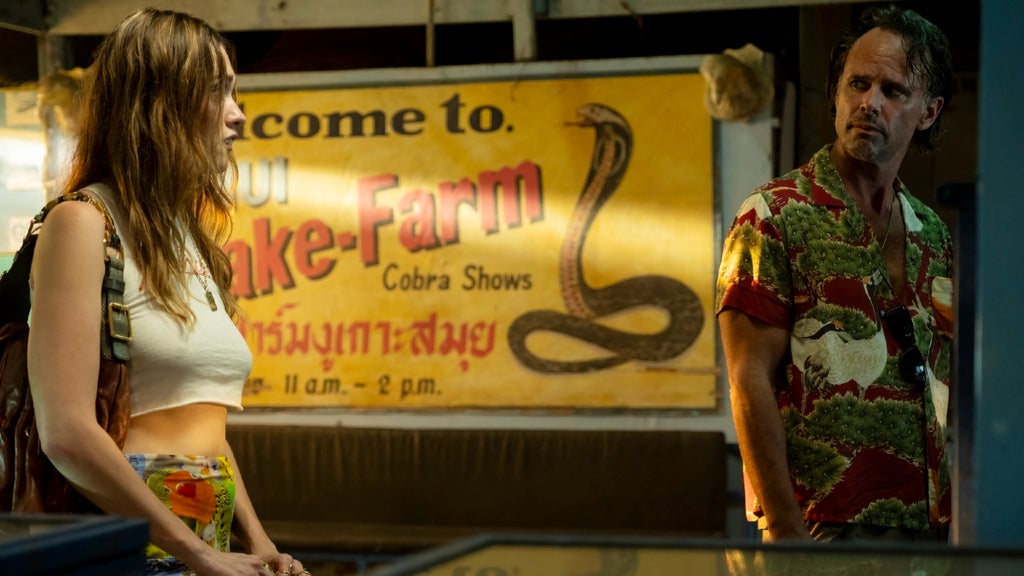 Aimee Lou Wood and Walton Goggins in "The White Lotus" Season 3, Episode 3.