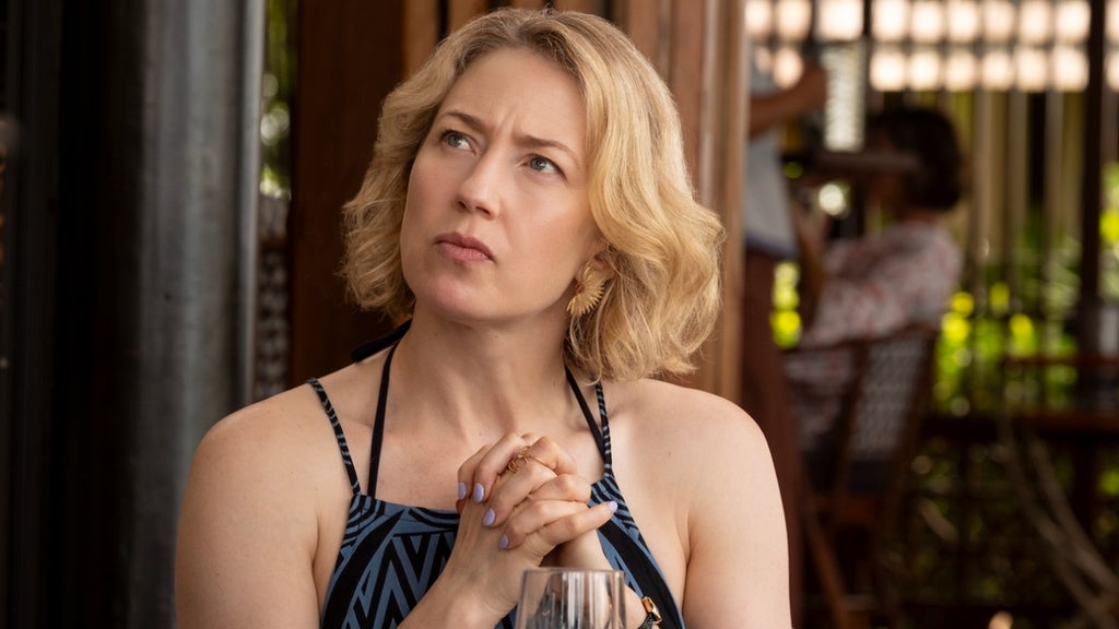 Carrie Coon as Laurie in "The White Lotus" Season 3. (Credit: HBO)