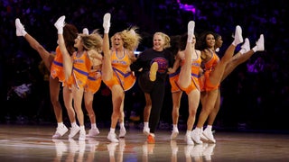 Amy Schumer, NY Knicks Dancers Recreate ‘Trainwreck’ Finale 10 Years Later | Video