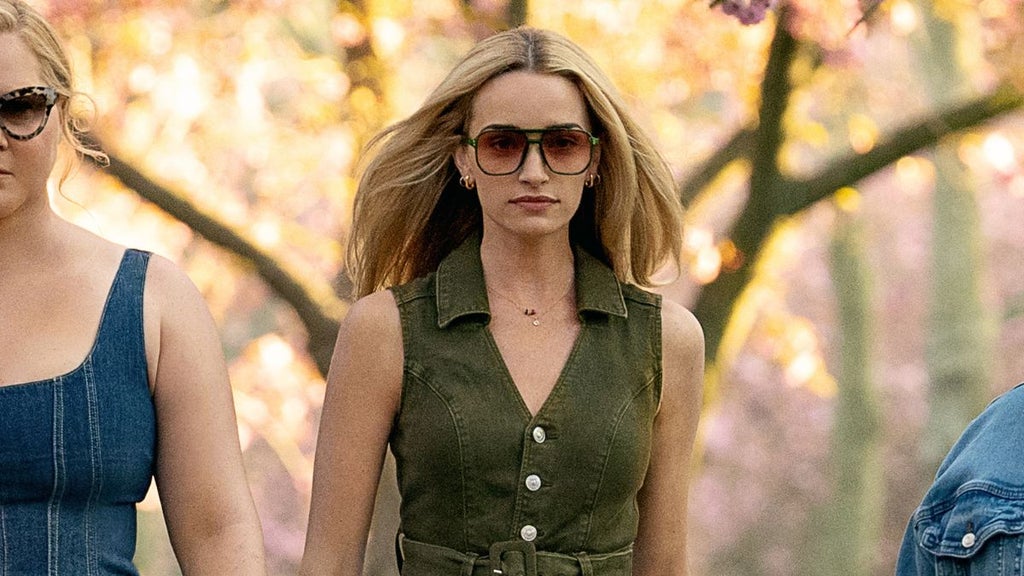 Brianne Howey as Megan in "Kinda Pregnant" (Netflix)