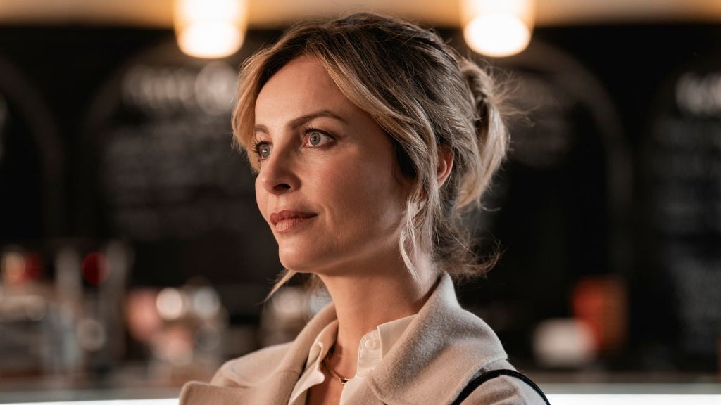 Violante Placido in "La Dolce Villa" (Netflix)