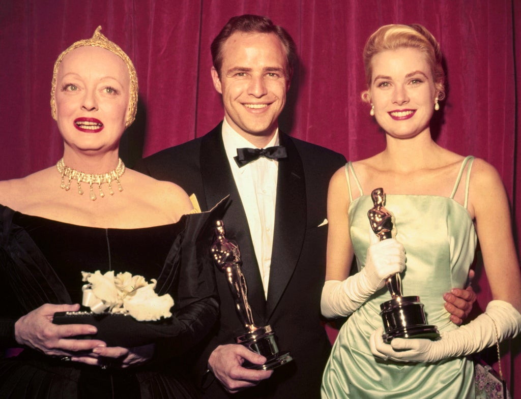Marlon Brando wins Oscar for "On the Waterfront"