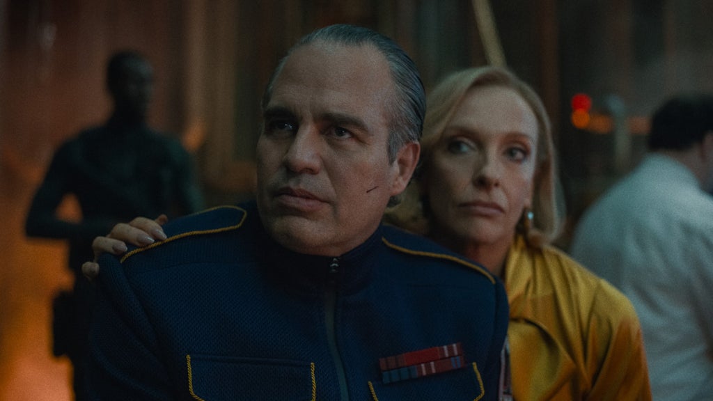 mickey-17-mark-ruffalo-toni-collette