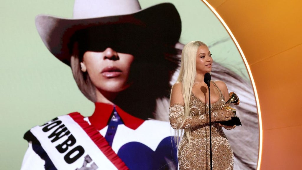 Beyoncé at the 67th Grammy Awards (Getty Images)
