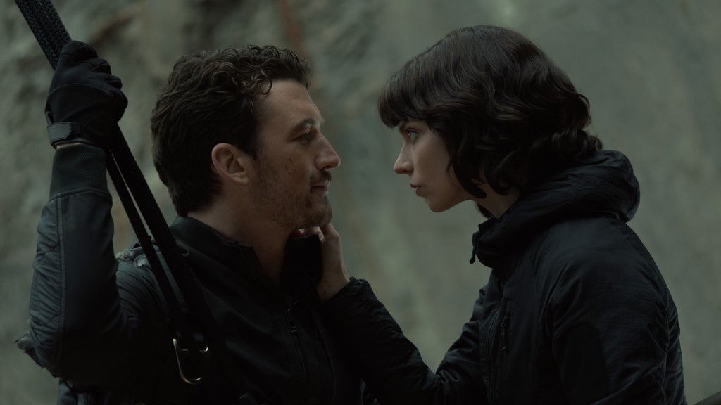the-gorge-miles-teller-anya-taylor-joy