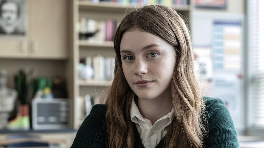 Khiyla Aynne as Hazel Reed in Happy Face