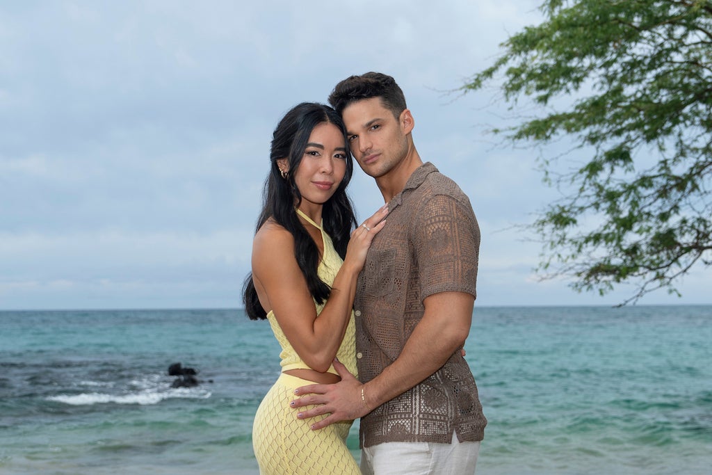Alexa Santamaria and Lino Troisi in season 1 of Temptation Island (Credit: Netflix)