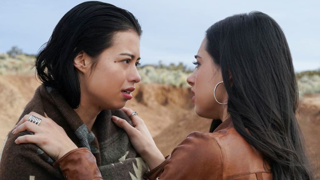 Amber Midthunder and Jeanine Mason in "Roswell, New Mexico" (The CW)