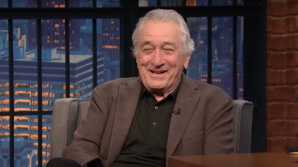Robert De Niro cracks up on Late Night with Seth Meyers