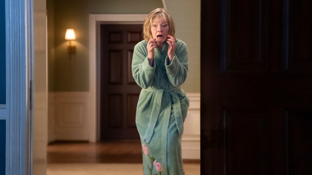 Jane Curtin in "The Residence" (Netflix)