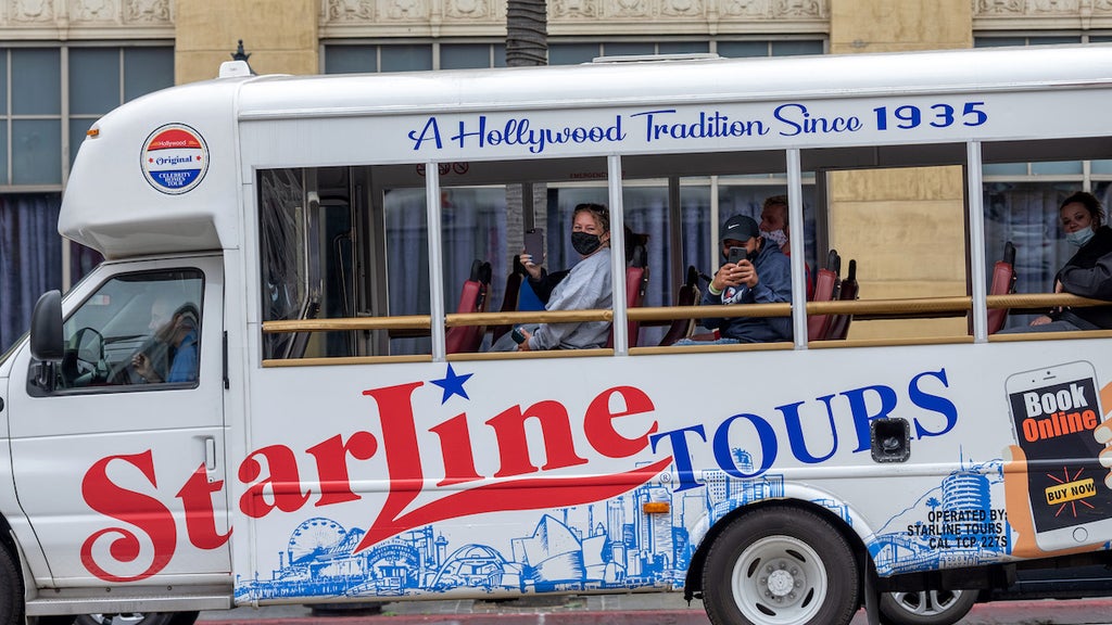 StarLine Tours in Hollywood (Credit: Alexi Rosenfeld/Getty Images)