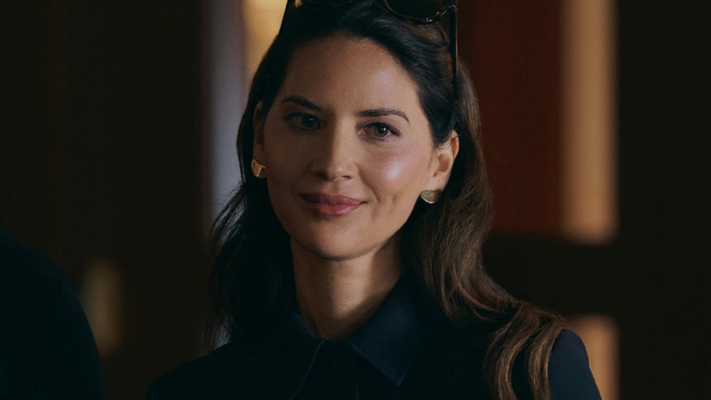 Olivia Munn in "Your Friends and Neighbors" (Apple TV+)