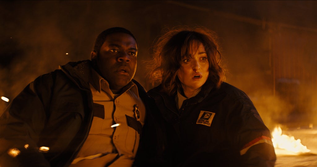 Sam Richardson and Milana Vayntrub in "Werewolves Within" (IFC FIlms)