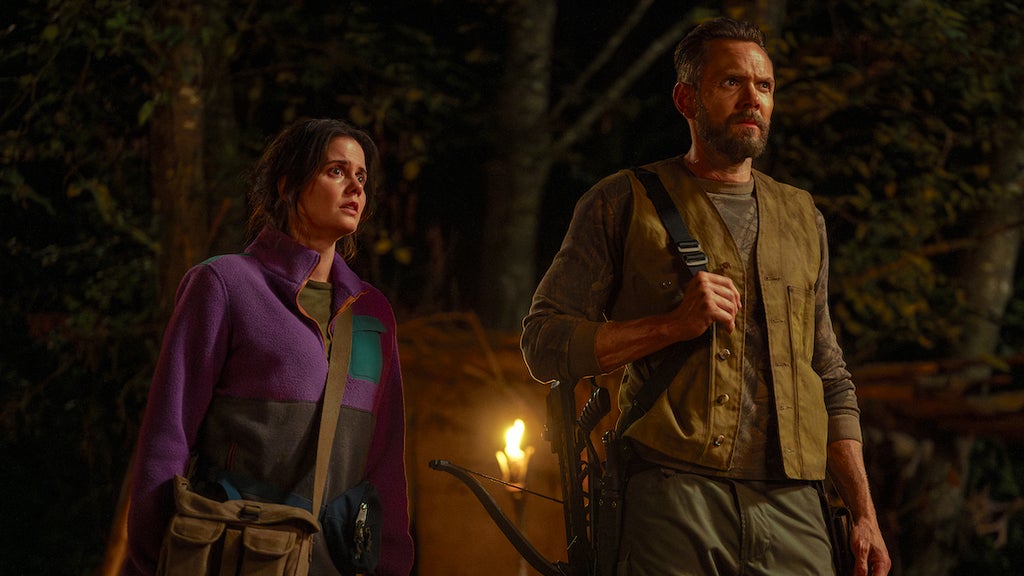 Ashley Sutton and Joel McHale in Yellowjackets