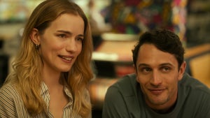 pulse-willa-fitzgerald-colin-woodell-netflix